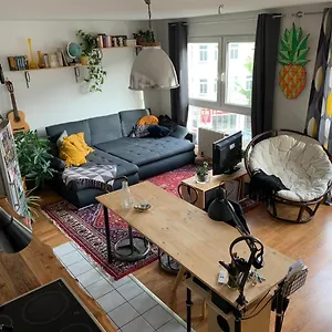 Am Clara-zetkin-park, Netflix, Lichtdurchflutet , Leipzig Deutschland